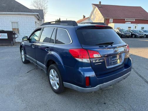 2010 Subaru Outback 2.5i Limited
