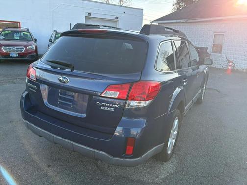 2010 Subaru Outback 2.5i Limited