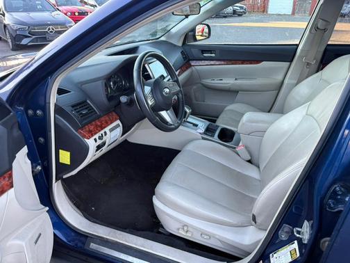 2010 Subaru Outback 2.5i Limited