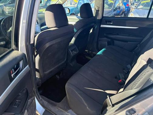 2010 Subaru Outback 2.5i Premium