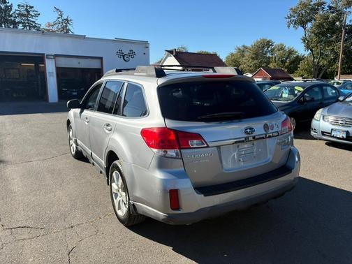 2010 Subaru Outback 2.5i Premium
