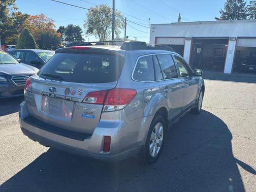 2010 Subaru Outback 2.5i Premium