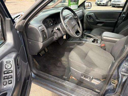 2004 Jeep Grand Cherokee Laredo