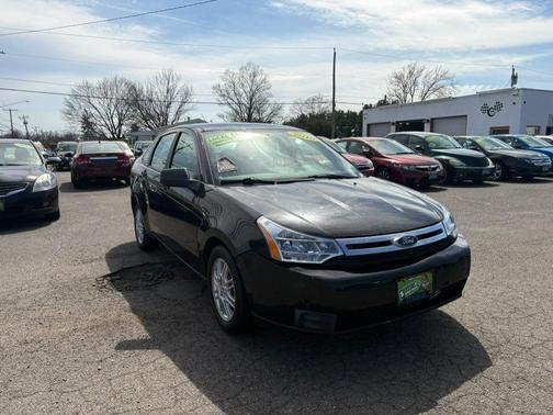Black 2010 Ford Focus SE
