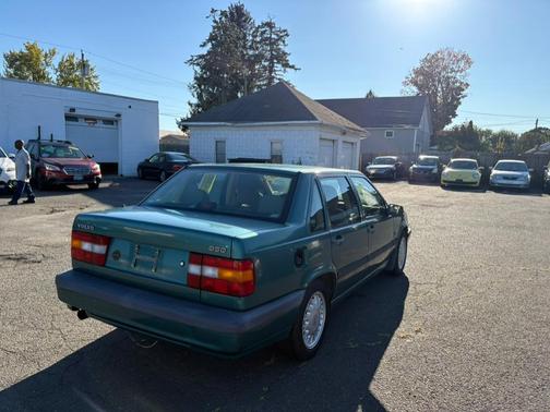 1994 Volvo 850 Base