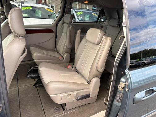 2007 Chrysler Town & Country Touring