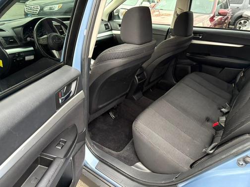 2010 Subaru Outback 2.5i Premium