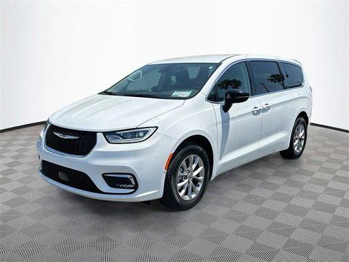 2024 Chrysler Pacifica Touring L AWD