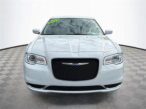 2023 Chrysler 300 Touring