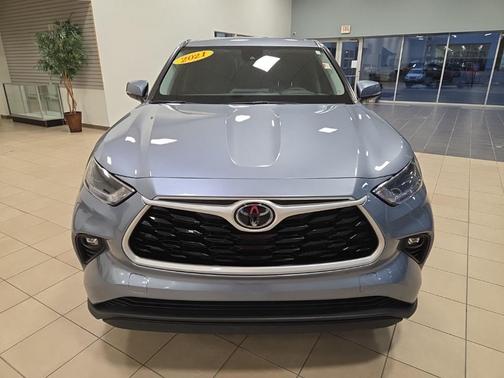 2021 Toyota Highlander LE
