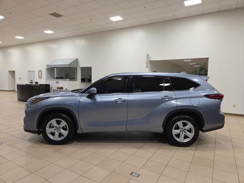 2021 Toyota Highlander LE