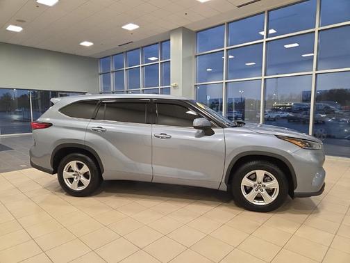 2021 Toyota Highlander LE