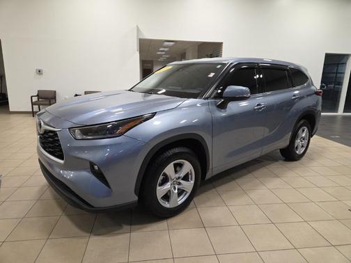 2021 Toyota Highlander LE