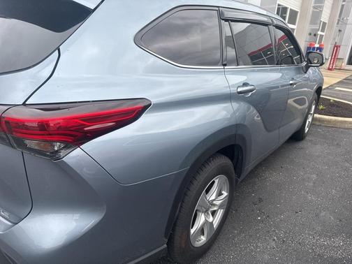 2021 Toyota Highlander LE