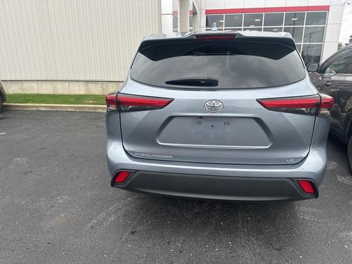 2021 Toyota Highlander LE