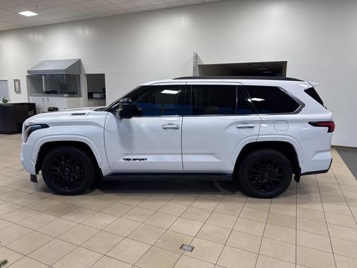 2023 Toyota Sequoia SR5