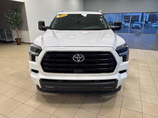 2023 Toyota Sequoia SR5