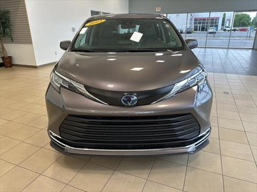 2023 Toyota Sienna XLE 7 Passenger