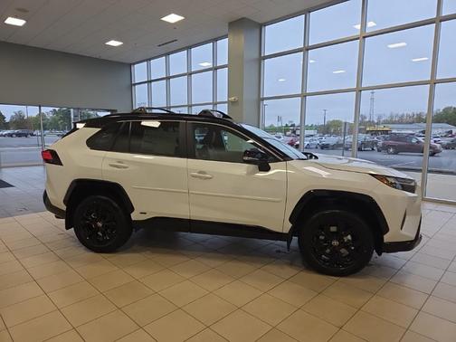 2025 Toyota RAV4 Hybrid SE