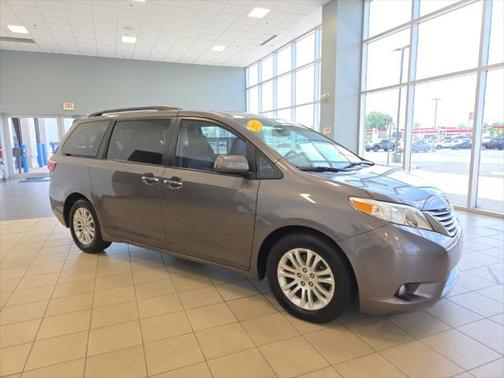 2015 Toyota Sienna XLE