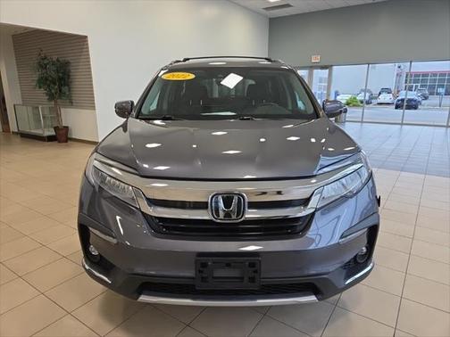 2022 Honda Pilot Touring 8-Passenger