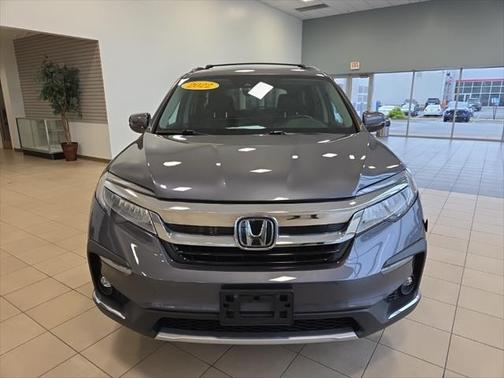 2022 Honda Pilot Touring 8-Passenger