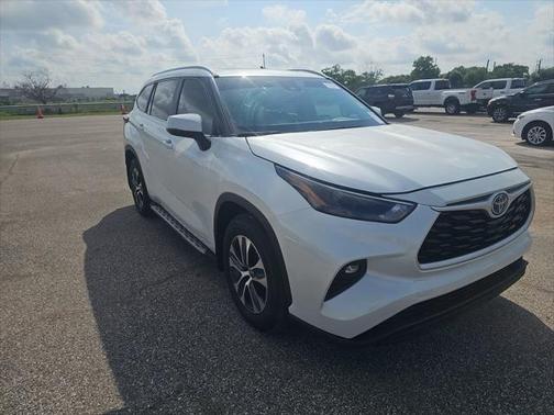 2023 Toyota Highlander Hybrid XLE