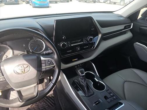 2023 Toyota Highlander Hybrid XLE