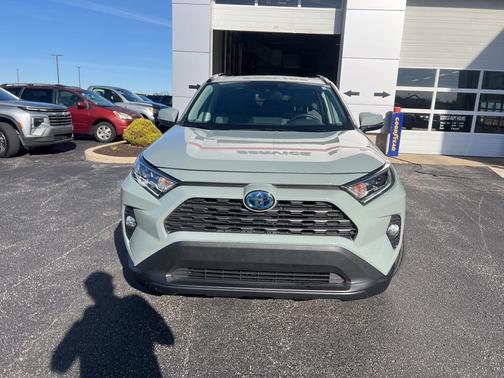 2020 Toyota RAV4 Hybrid XLE
