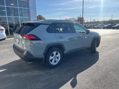 2020 Toyota RAV4 Hybrid XLE