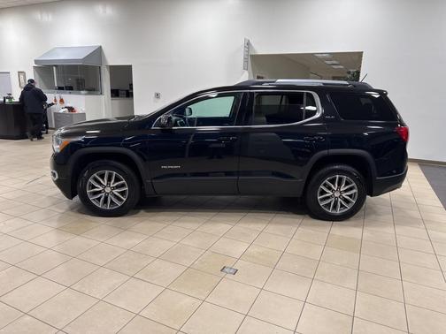 2017 GMC Acadia SLE-2