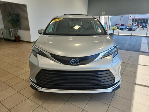2024 Toyota Sienna XLE 7 Passenger
