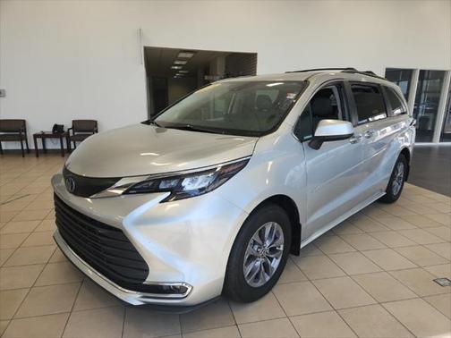 2024 Toyota Sienna XLE 7 Passenger