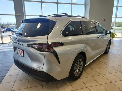 2024 Toyota Sienna XLE 7 Passenger