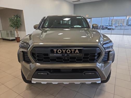 2025 Toyota Tacoma Hybrid Trailhunter