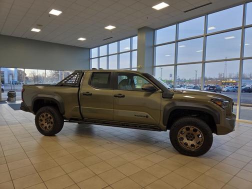2025 Toyota Tacoma Hybrid Trailhunter