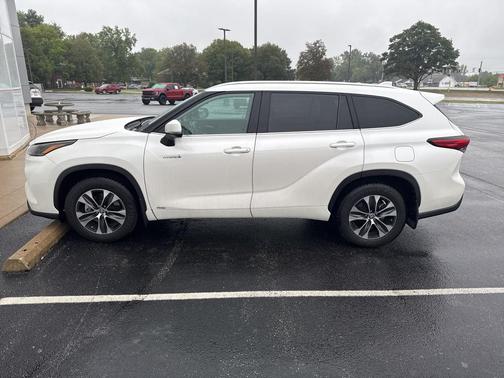 2021 Toyota Highlander Hybrid XLE