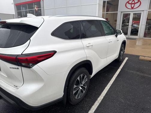 2021 Toyota Highlander Hybrid XLE