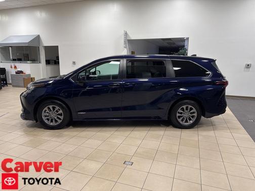 2021 Toyota Sienna LE