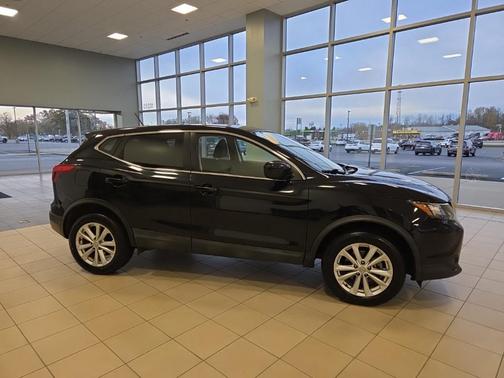 2017 Nissan Rogue Sport S