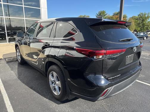 2023 Toyota Highlander LE I4