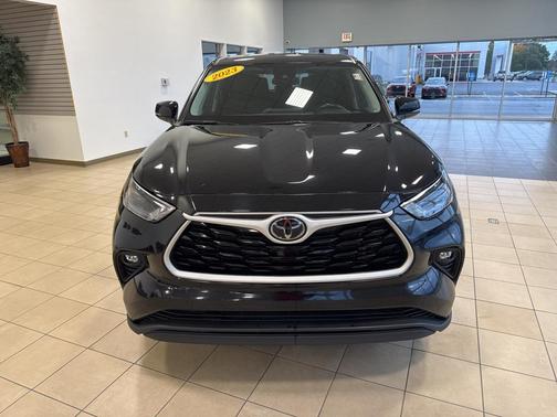 2023 Toyota Highlander LE I4