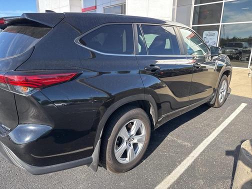 2023 Toyota Highlander LE I4