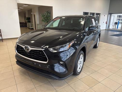 2023 Toyota Highlander LE I4