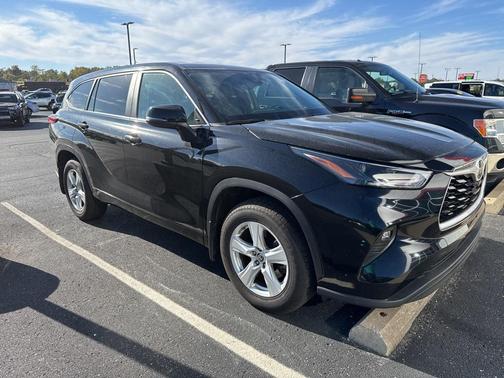 2023 Toyota Highlander LE I4