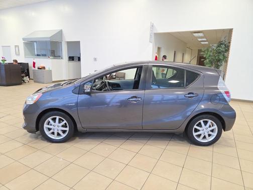 2014 Toyota Prius c Three