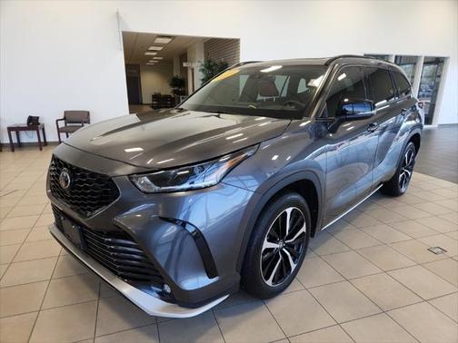 2022 Toyota Highlander XSE