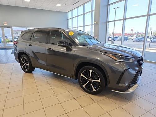 2022 Toyota Highlander XSE