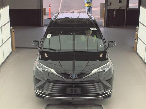2022 Toyota Sienna Platinum 7 Passenger
