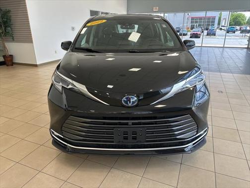 2022 Toyota Sienna Platinum 7 Passenger